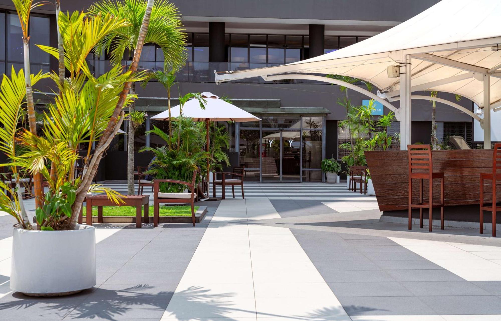 Radisson Blu Okoume Palace Hotel, Libreville Exterior foto