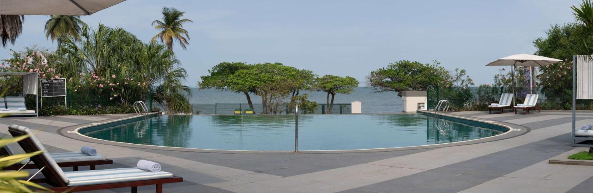 Radisson Blu Okoume Palace Hotel, Libreville Exterior foto